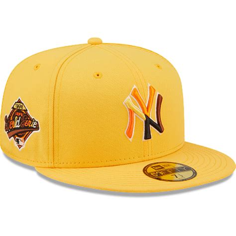 New Era New York Yankees Butterflies 2022 59FIFTY Fitted Hat.